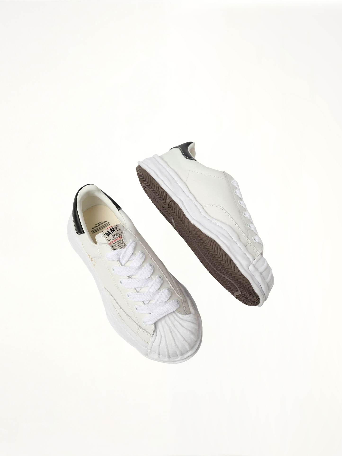 MAISON MIHARA YASUHIRO BLAKEY OG Leather Low Top Sneaker (White)