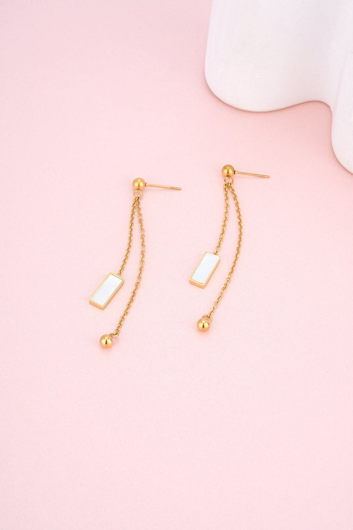 HEYCHIC Darya Shell Earrings (Gold)