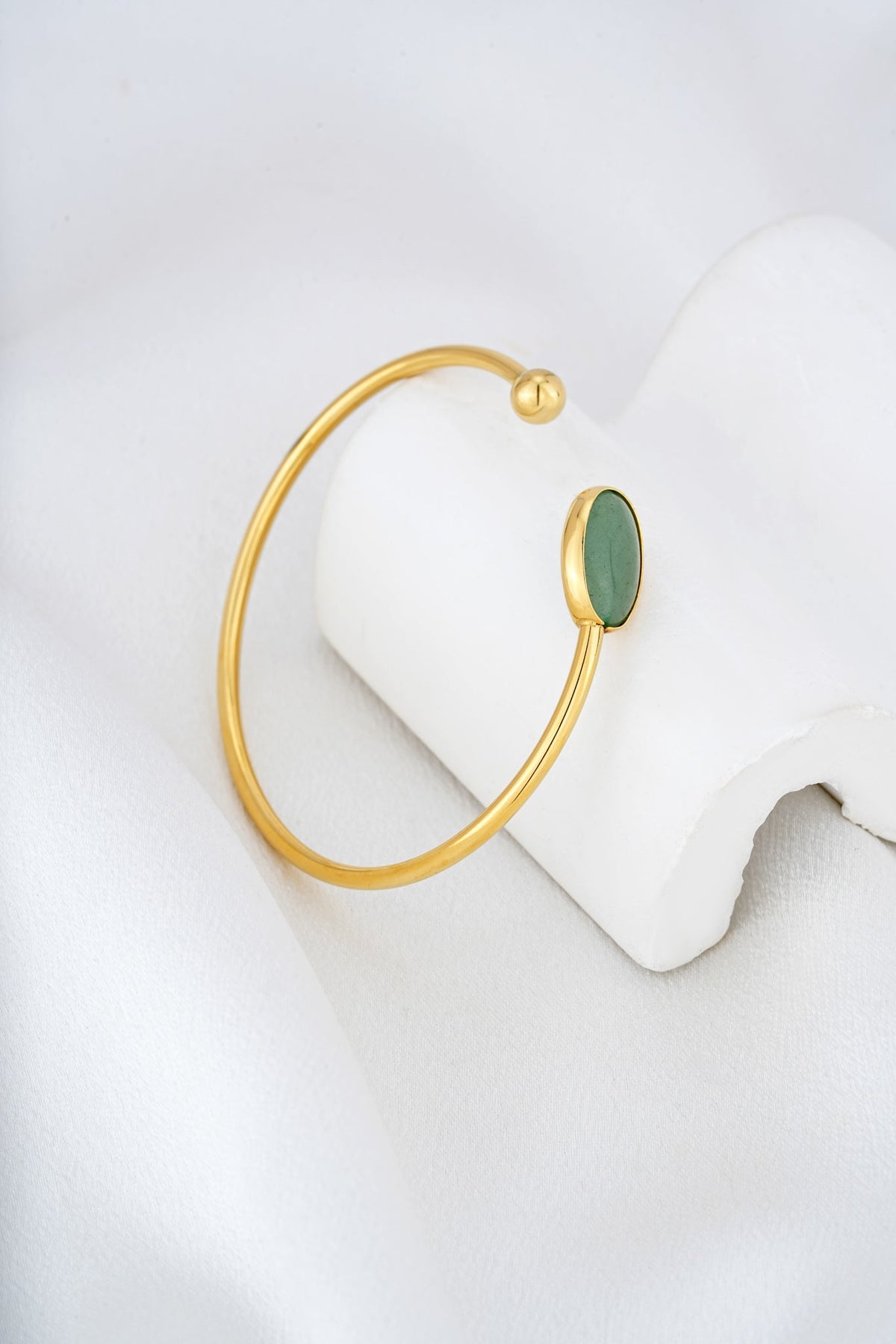 HEYCHIC Elowen Aventurine Bangle (Gold)