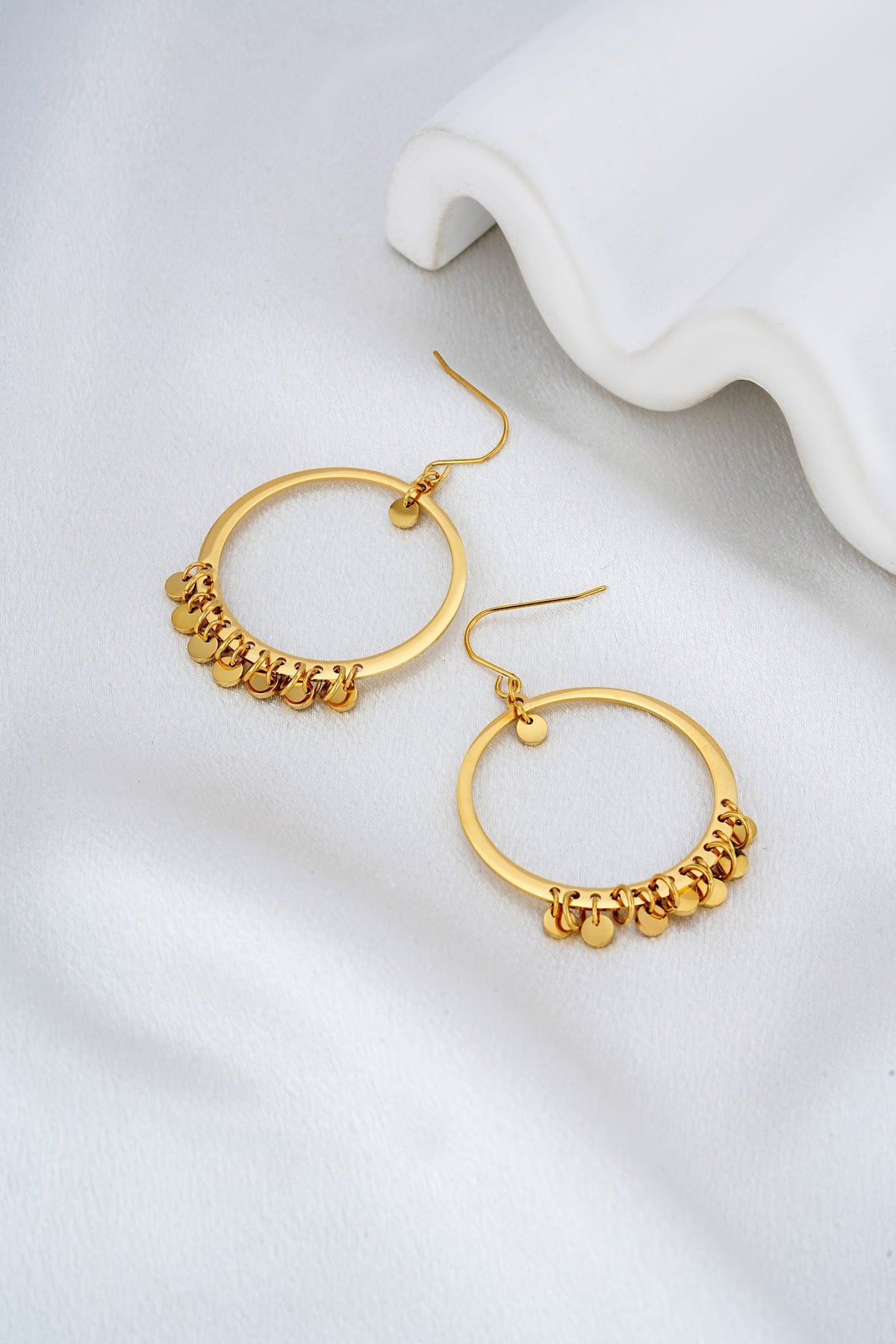 HEYCHIC Celes Circle Earrings (Gold)