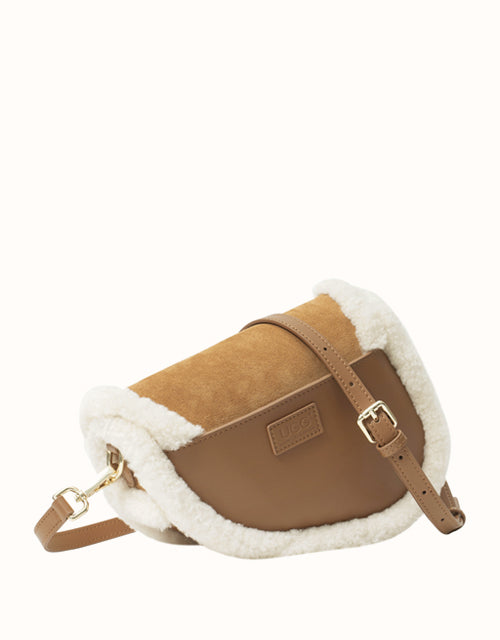 Ugg AUSTRALIAN SHEPHERD® Saddle Bag (Chestnut)
