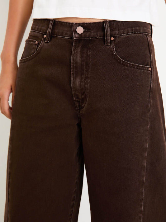 AMONG THE BRAVE VARSITY FORWARD SEAM BARREL JEANS (Chocolate)