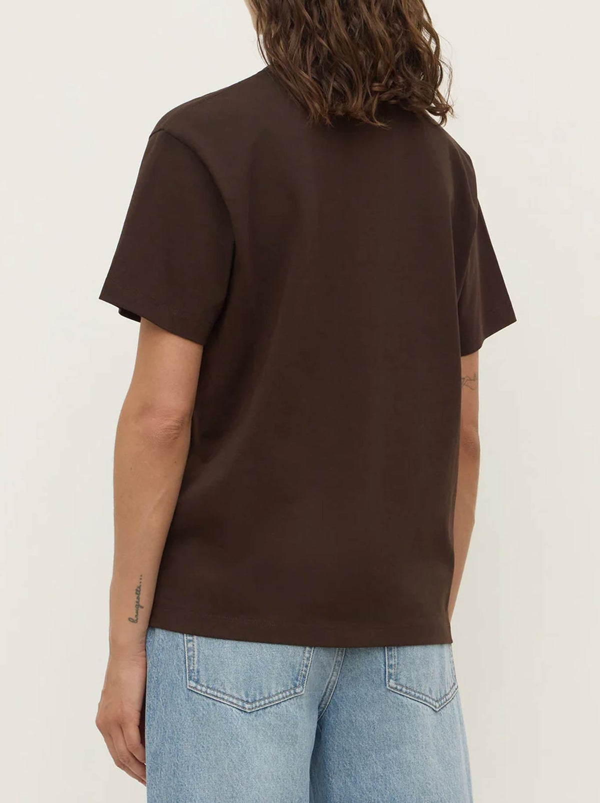 ASSEMBLY LABEL ORGANIC BASE TEE (Drift)