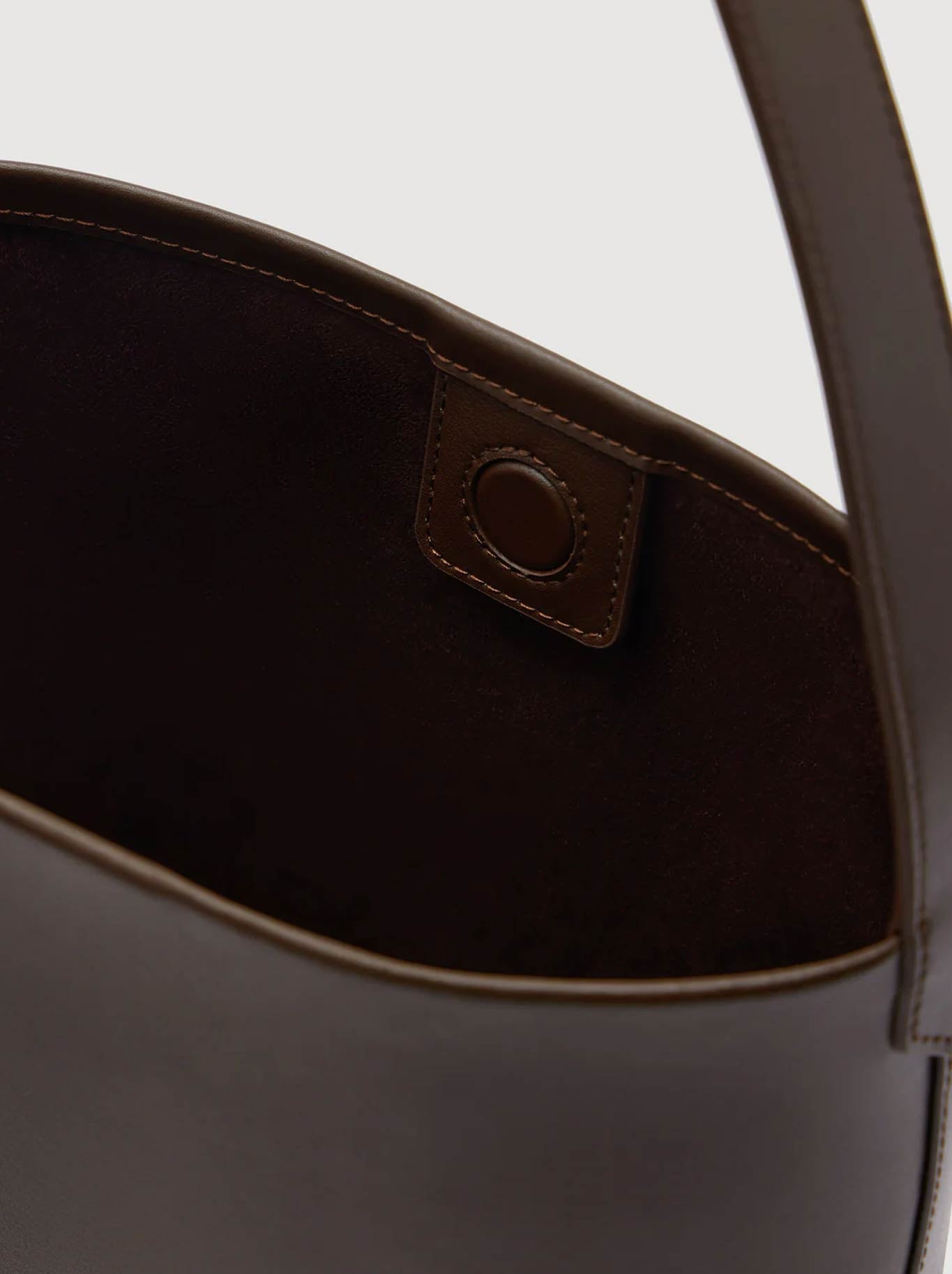 ASSEMBLY LABEL NOVA MINI BUCKET BAG (Walnut)