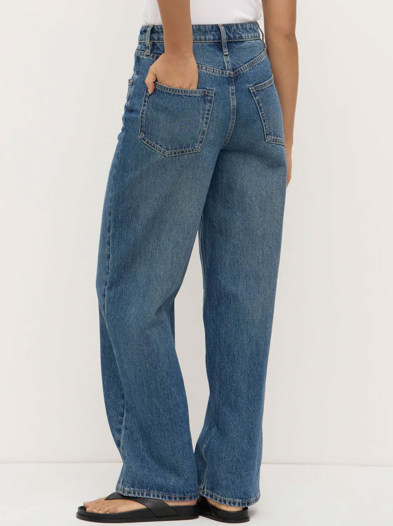 ASSEMBLY LABEL OVERSIZED HIGH RISE JEAN (Dark Indigo)