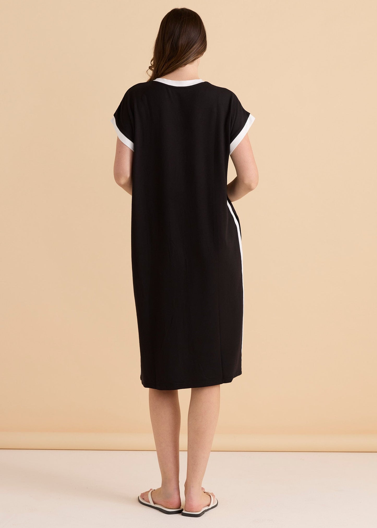 Betty Basics Tula T-Shirt Dress (Black/White)