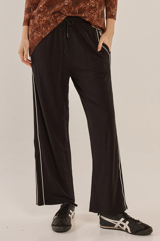 Betty Basics Evelyn Wide Leg Jogger (Black/White)
