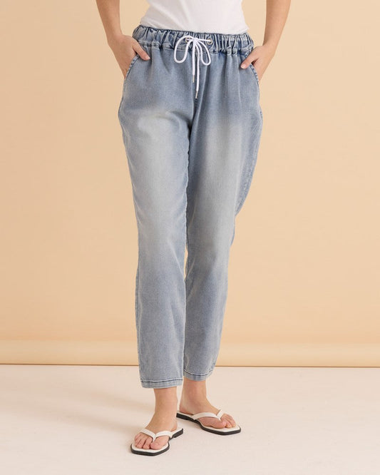 Betty Basics Brooks Jean (Light Blue Wash)