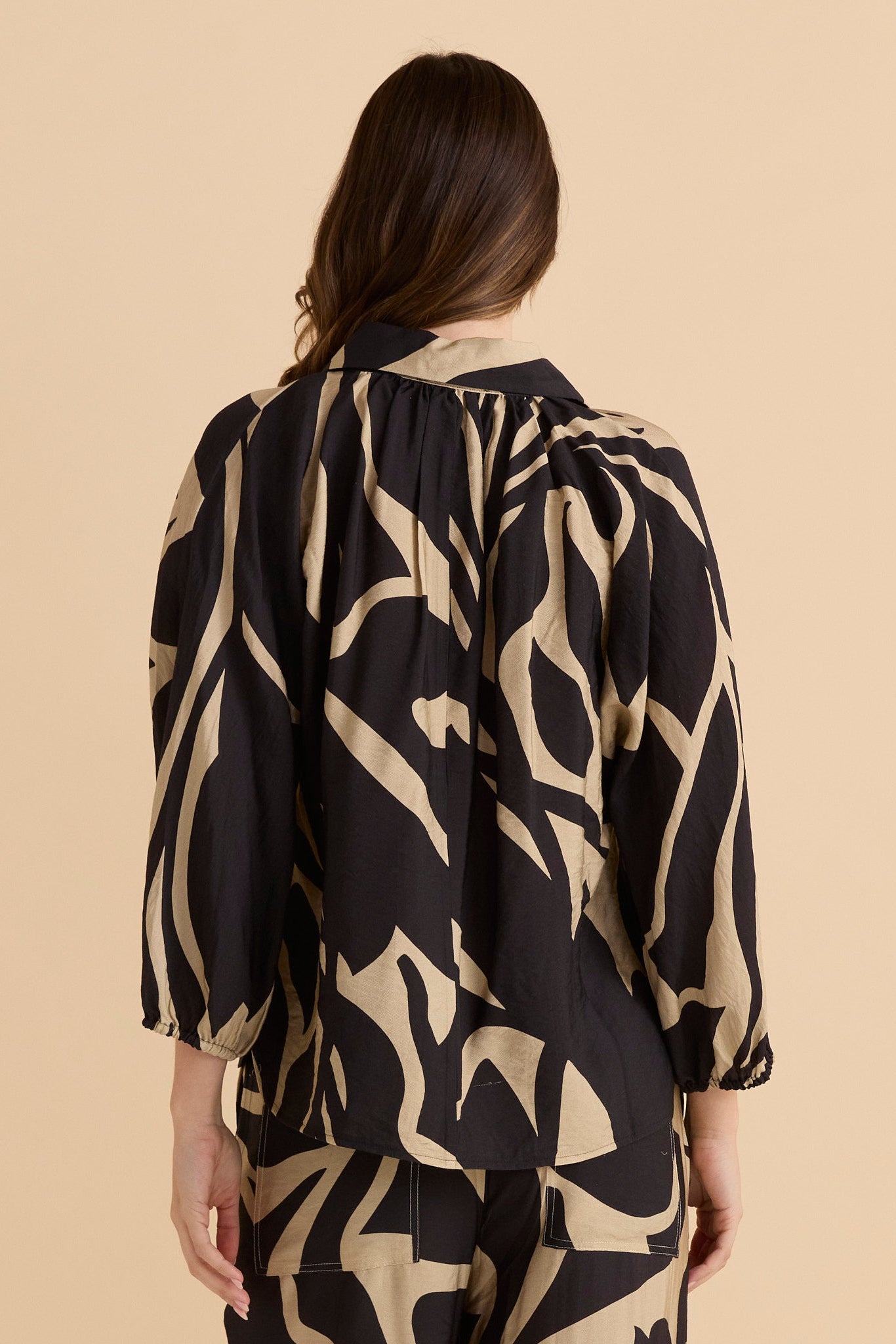 Betty Basics Palmer Puff Shirt (Monochrome Floral)