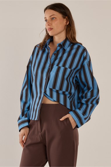 Betty Basics Erin Crop Shirt (Chocolate/Cornflower Stripe)