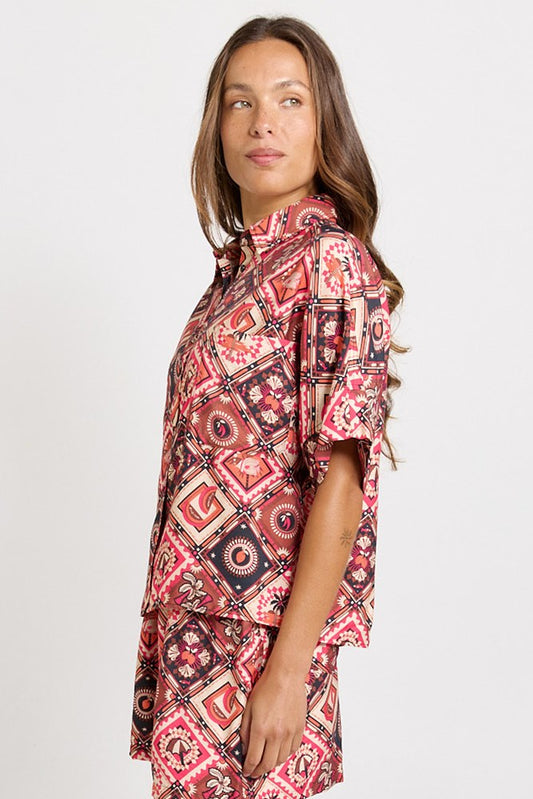 Betty Basics Sunset Short Sleeve Shirt (Coco Print)