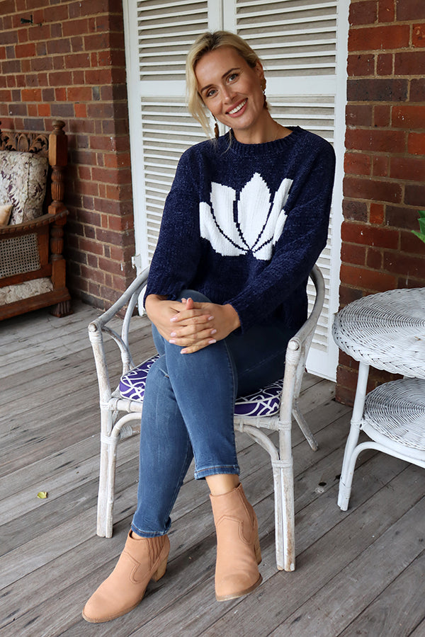 Rubyyaya Lotus Blossom Knit (Navy)
