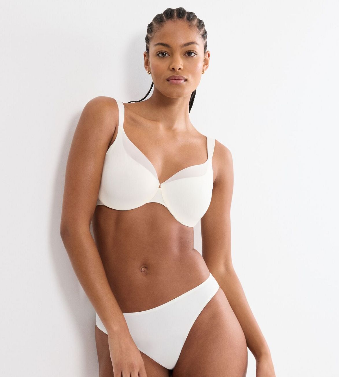 Triumph Body Make Up Illusion Curve Minimiser Bra (Ecru White)