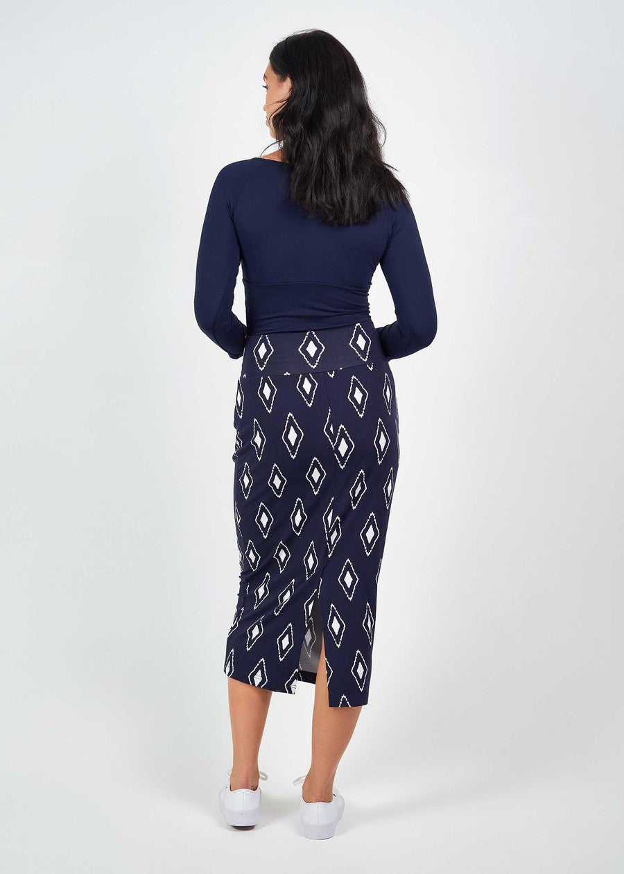 Lou Lou Ava 3/4 Sleeve Cropped Bamboo Top (Navy)