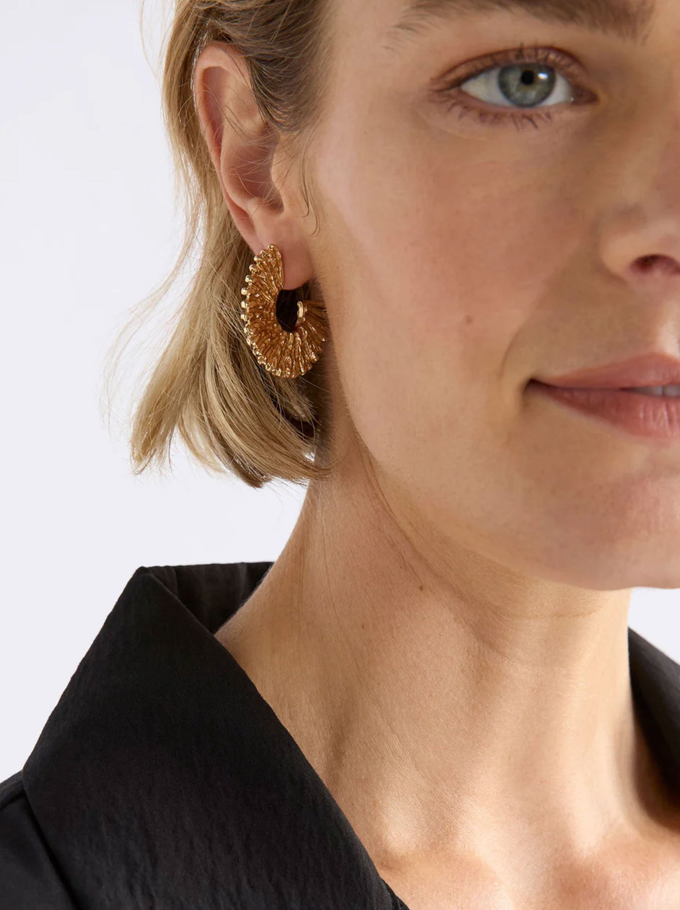 ELK KRUSEN HOOP EARRING (Gunmetal)