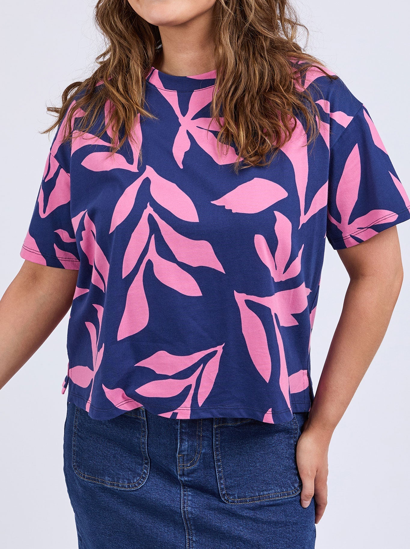 ELM MIMOSA TEE (Black Print)