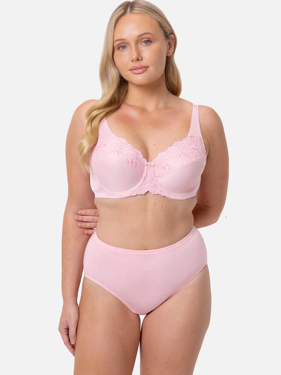 Triumph Embroidered Minimiser Bra (Powder Pink)
