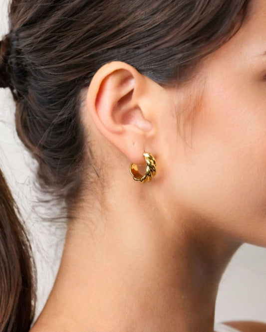 LAVANA Eve Twist Gold Hoop Earrings