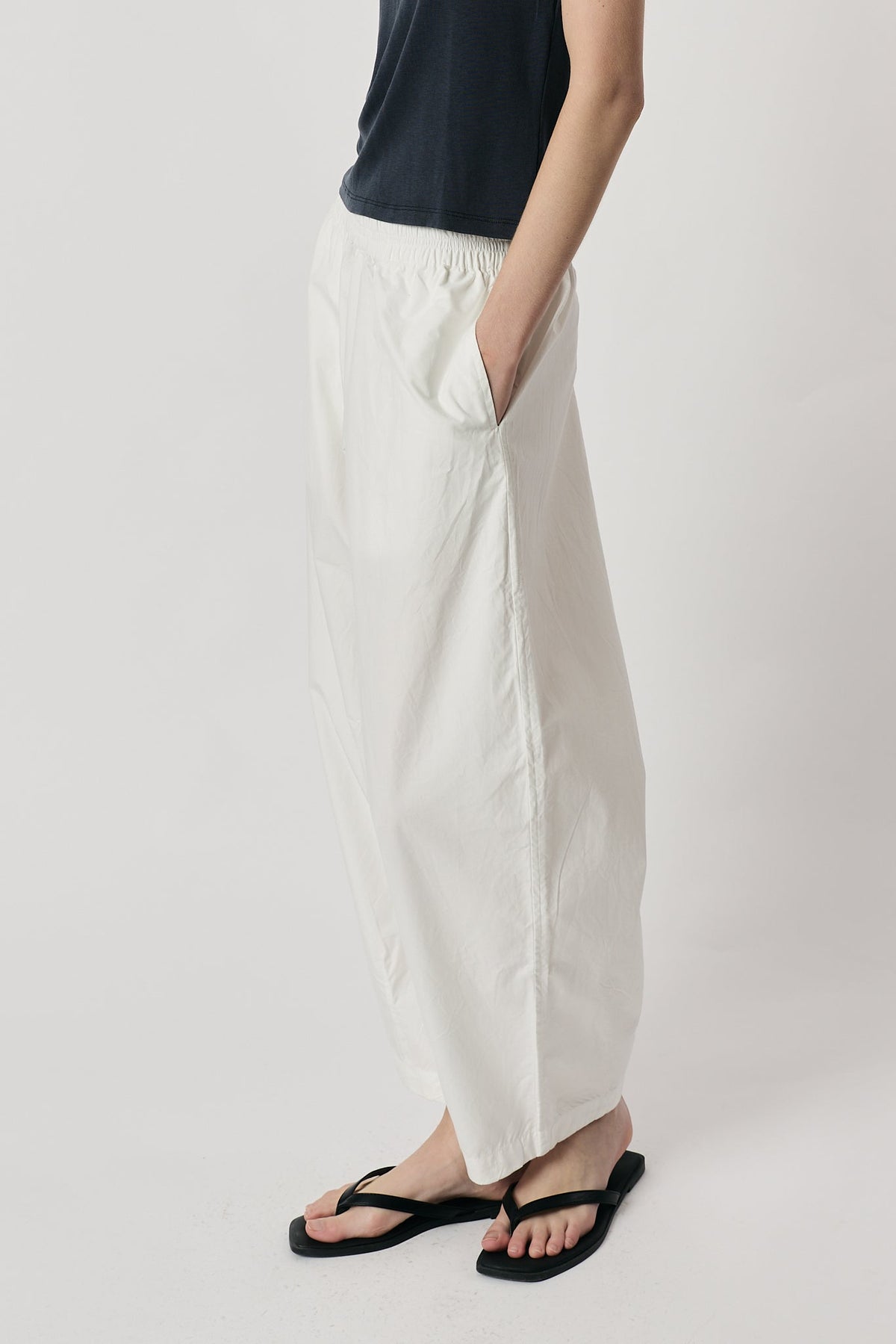 Giliann Agnes Pant (White)