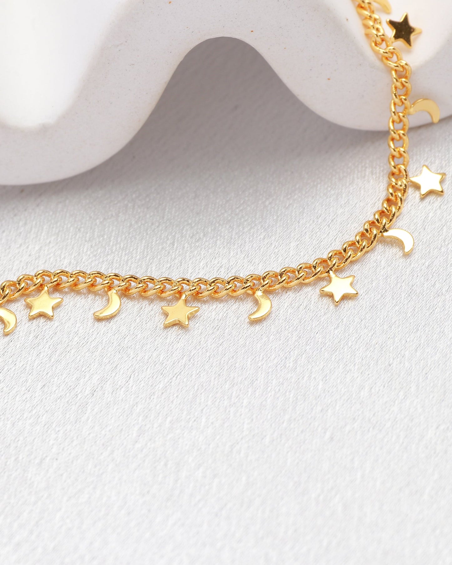 Heychic Moon and Stars Bracelet (Gold)