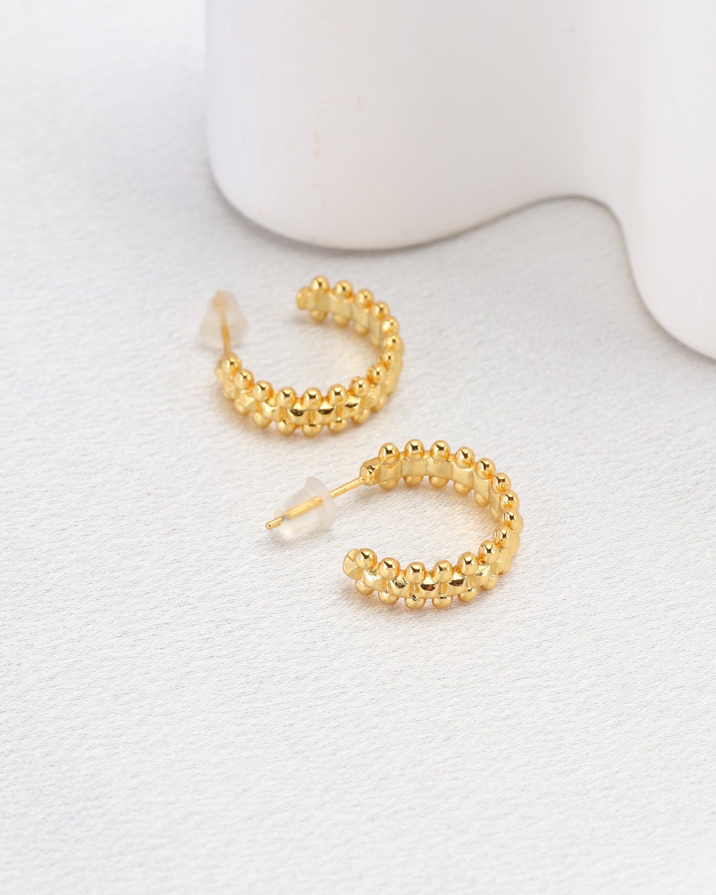 Heychic Betty Beaded Cuff Hoop Earrings (Gold)