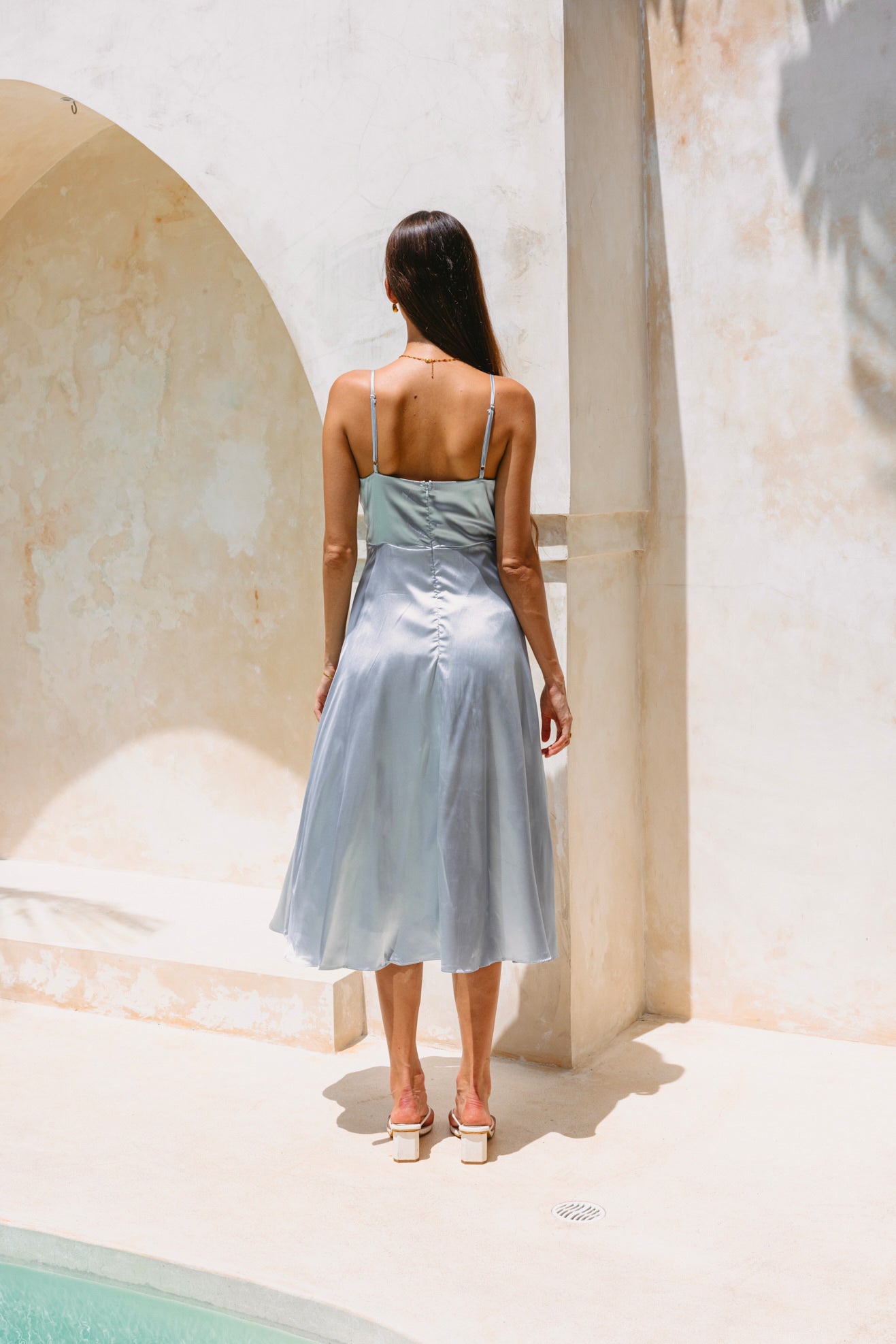 Heychic Eleanor Silver Satin Midi Dress (Blue)