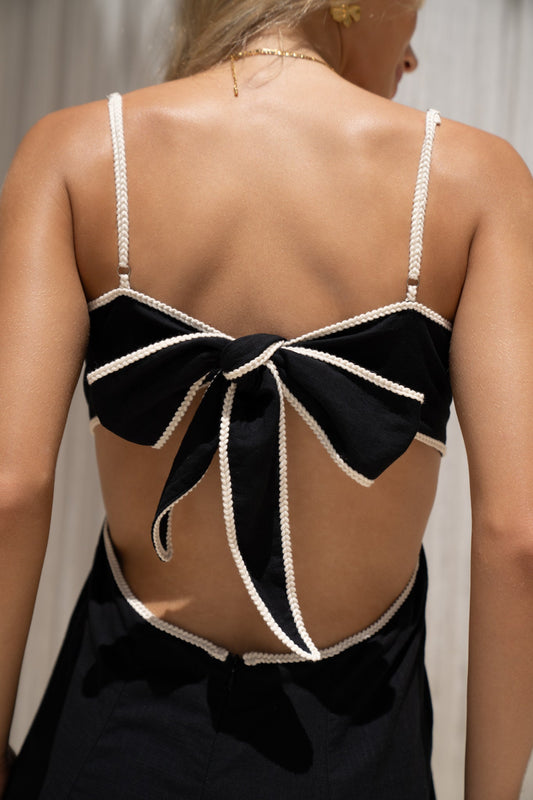 HEYCHIC Aris Tie Back Maxi Dress (Black)