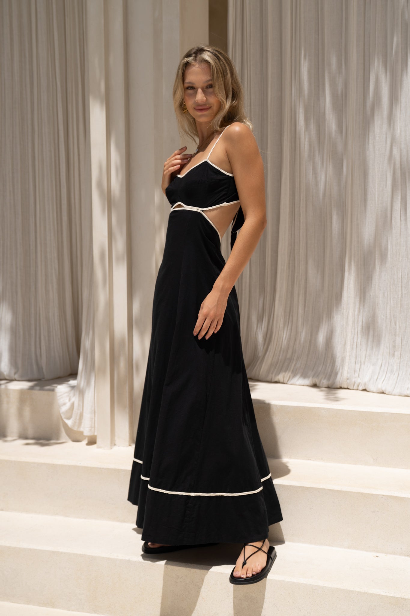 HEYCHIC Aris Tie Back Maxi Dress (Black)