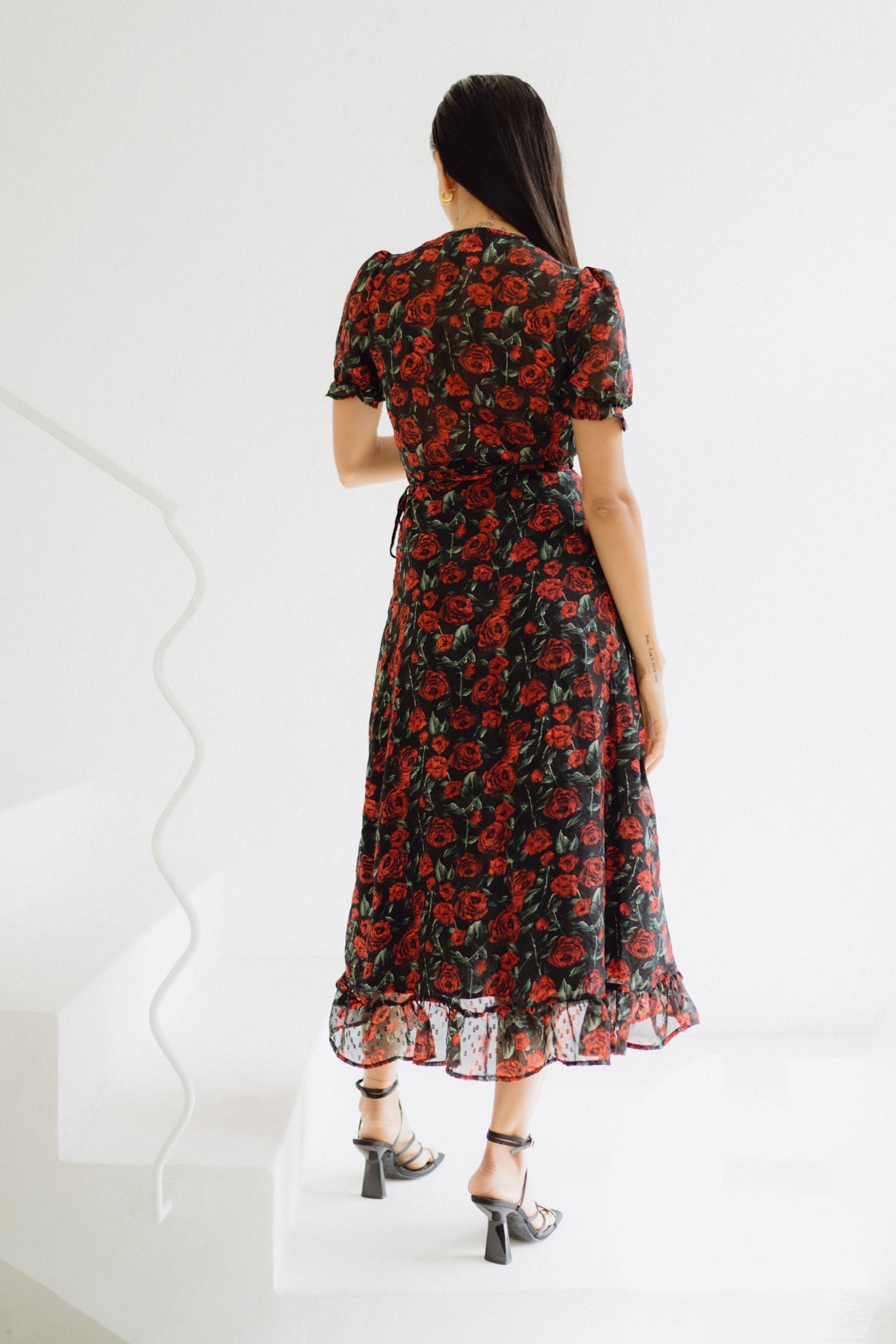 Heychic Evelyn Red Floral Wrap Midi Dress (Black)