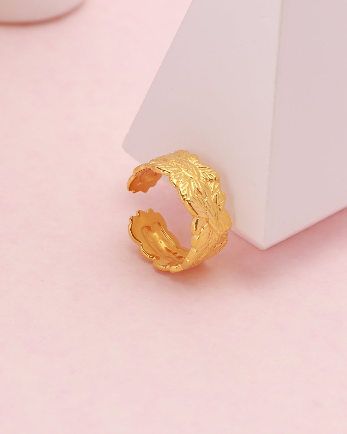 Heychic Laurel Ring (Gold)