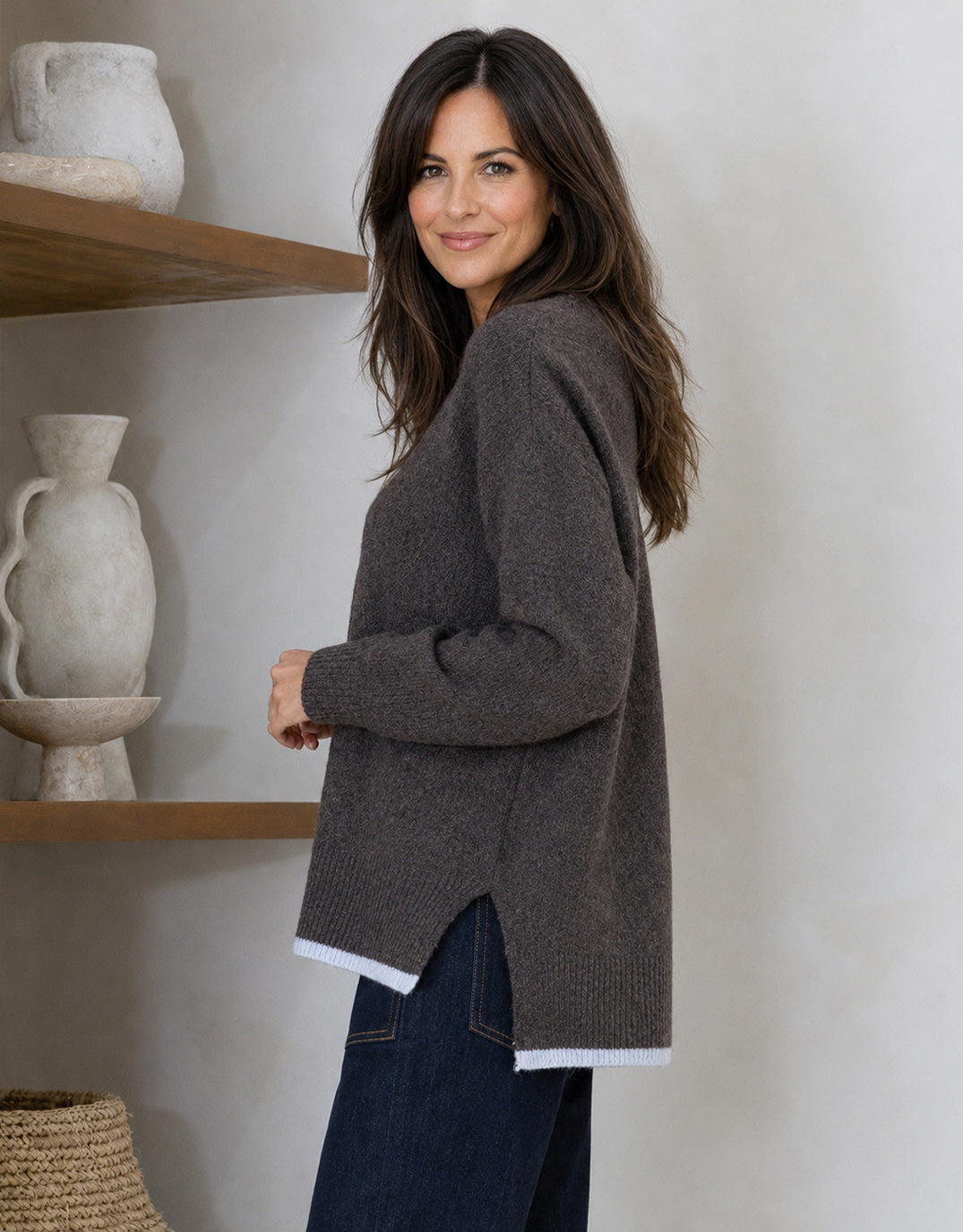 132 Fashion Jamie Contrast V Neck Knit (Choc/Blue)