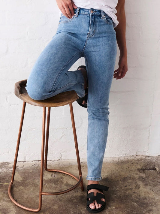 KIREINA VACAY JEAN LONG (70'S Wash)