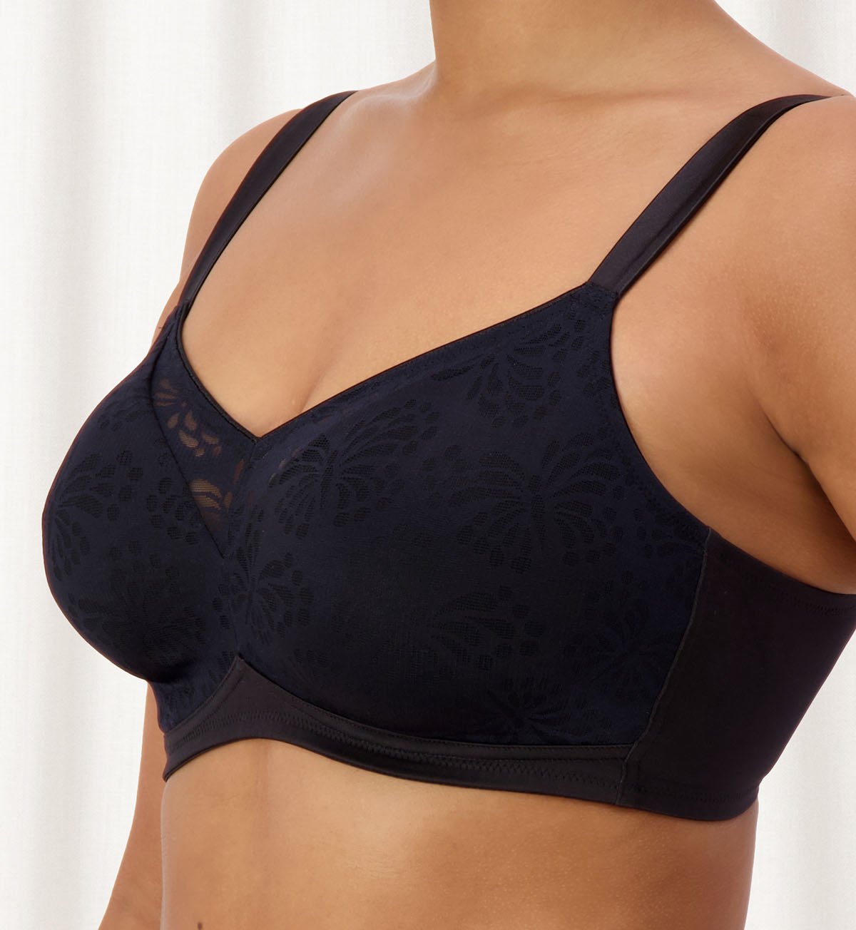 Triumph Lacy Wirefree Minimiser (Black)