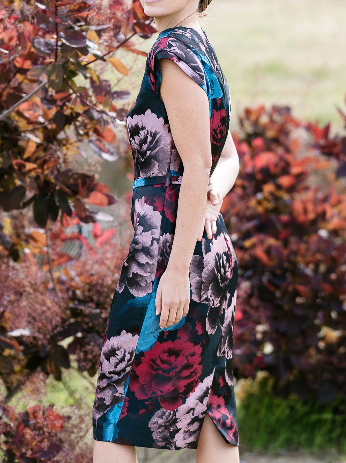 M.A DAINTY ALEXA DRESS (Midnight Roses)