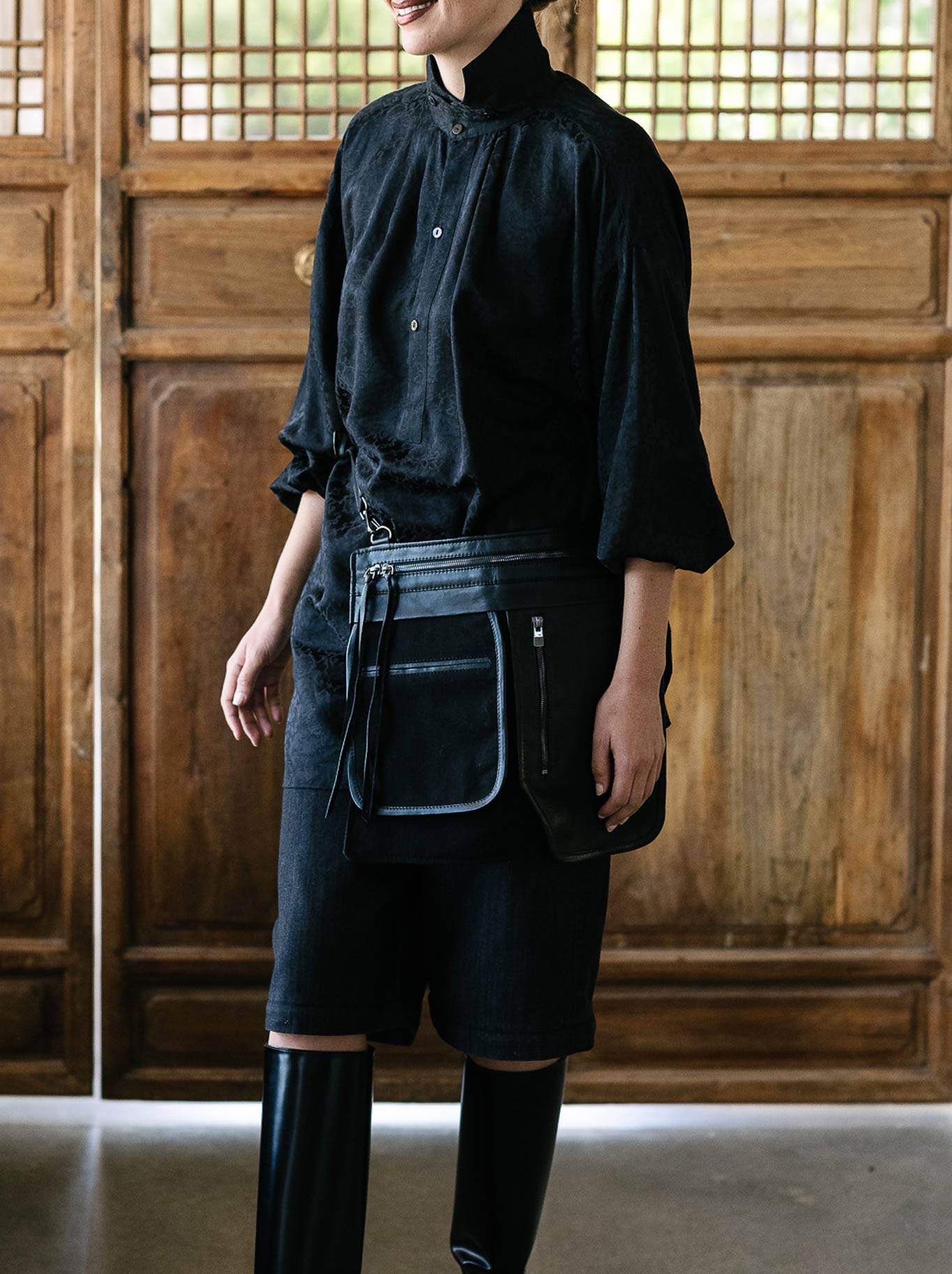 M.A DAINTY WAKER BAG (Black)