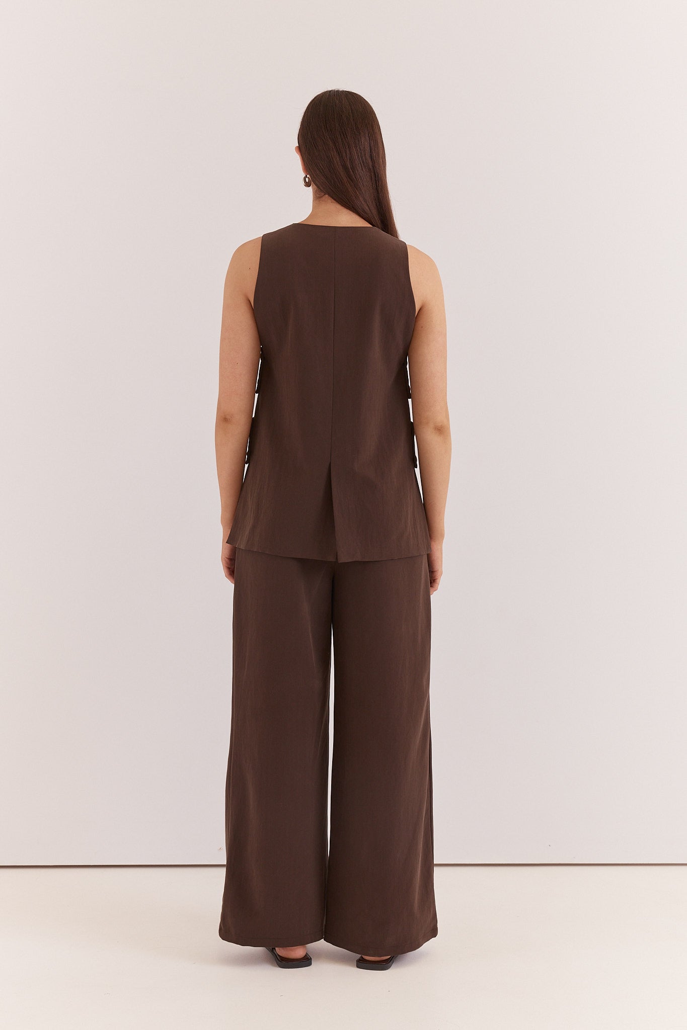 Sass Clothing Nevra Side Panel Vest (Chocolate)