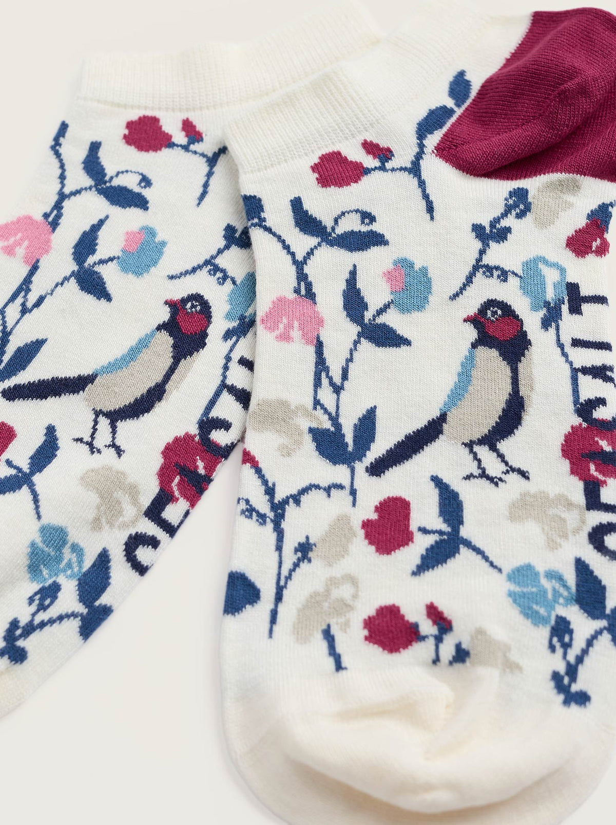 SEASALT BAMBOO ARTY TRAINER SOCKS (Sweet Pea Bird)