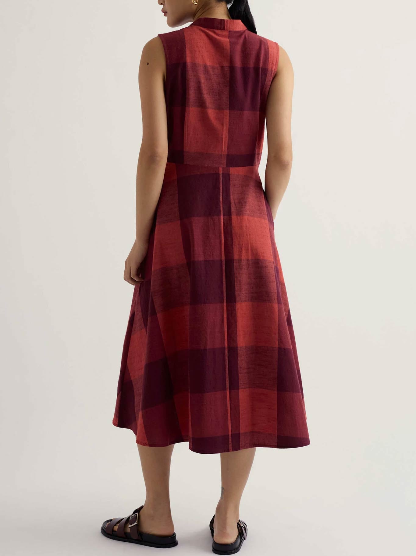 SEASALT SLEEVELESS CARVED WOOD DRESS (Umber)
