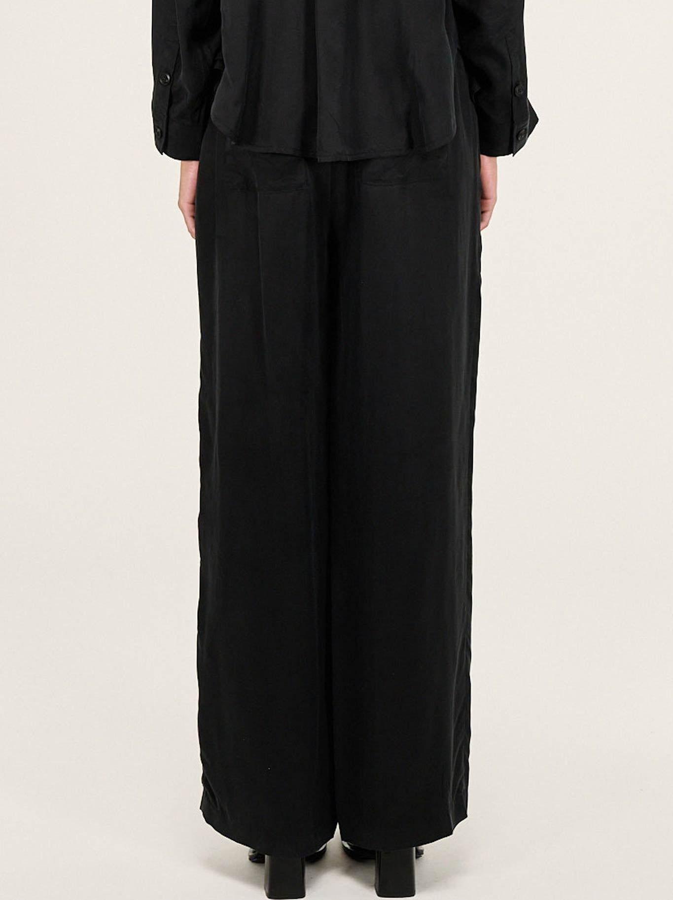 STAPLE THE LABEL SILVIE CUPRO RELAXED PANTS (Black)