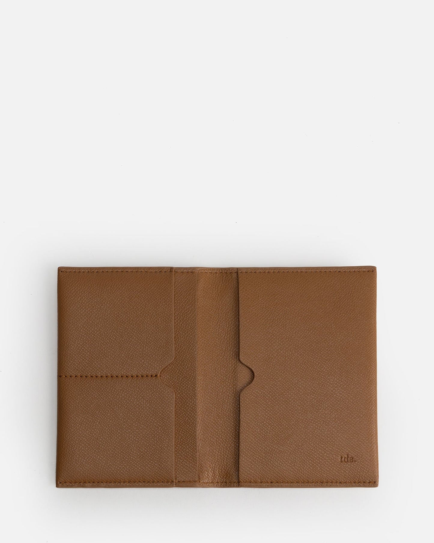 The Daily Edited Essentials Passport Sleeve Rich (Tan)