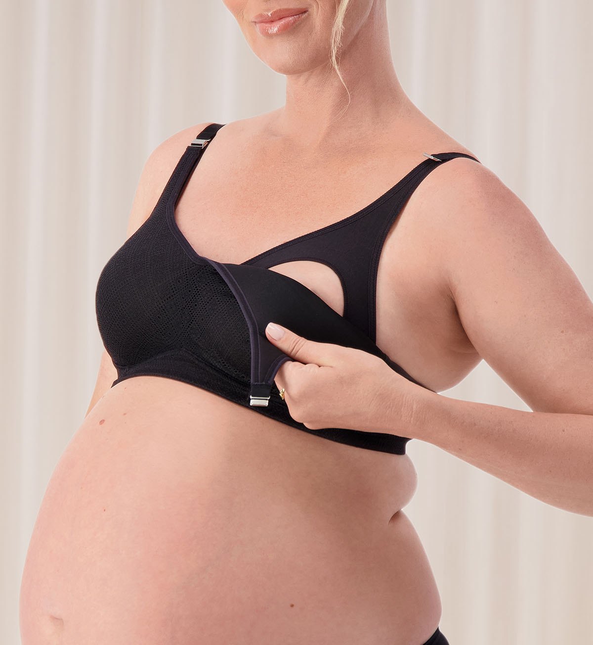 Triumph Amour Maternity Lace Bra (Black)