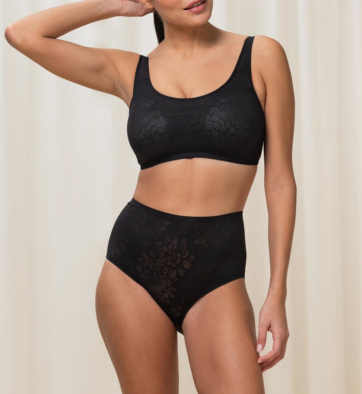 Triumph Fit Smart Bra Top (Black)