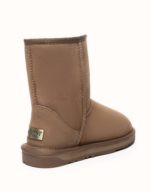 UGG EVERAU® Short Classic Boots (Chestnut)