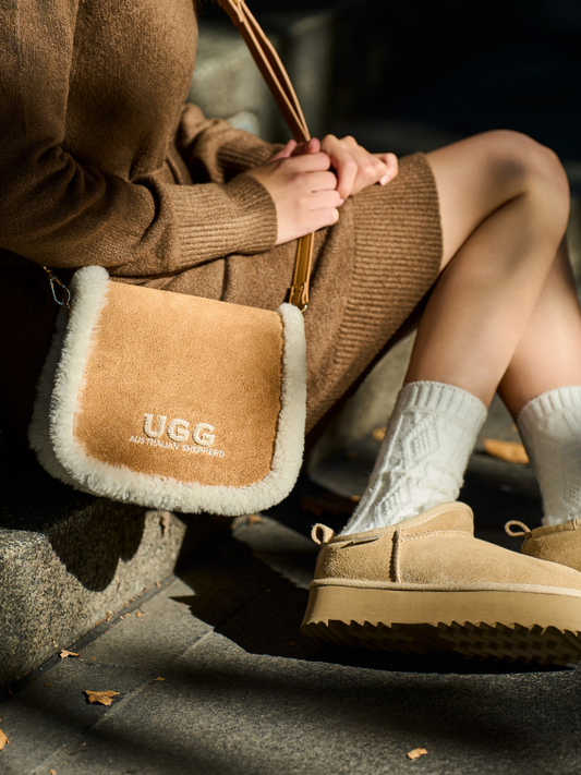 Ugg AUSTRALIAN SHEPHERD® Wool Messenger Bag (Dark Beige)