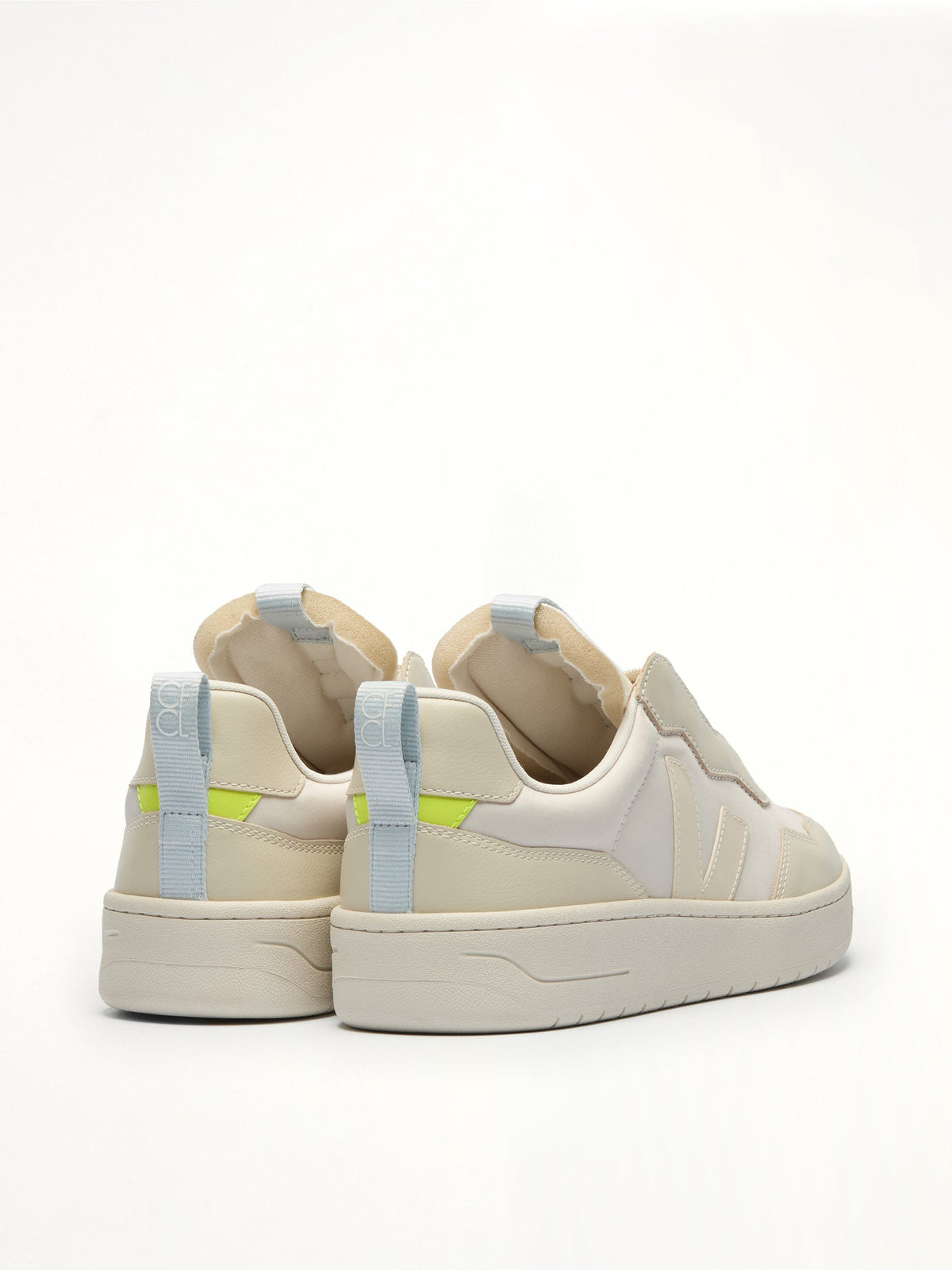 Veja x CFCL V-90 (White)