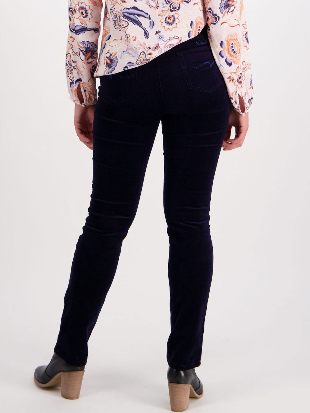 VASSALLI BAY SLIM LEG CORD PULL ON PANT (Black)