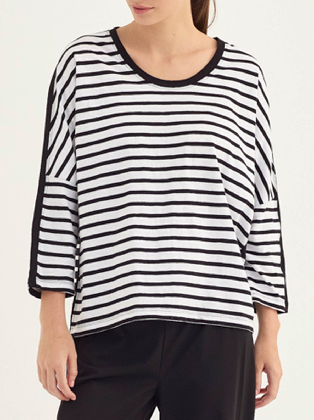 VERGE SCENIC TOP (Black/Caramel)