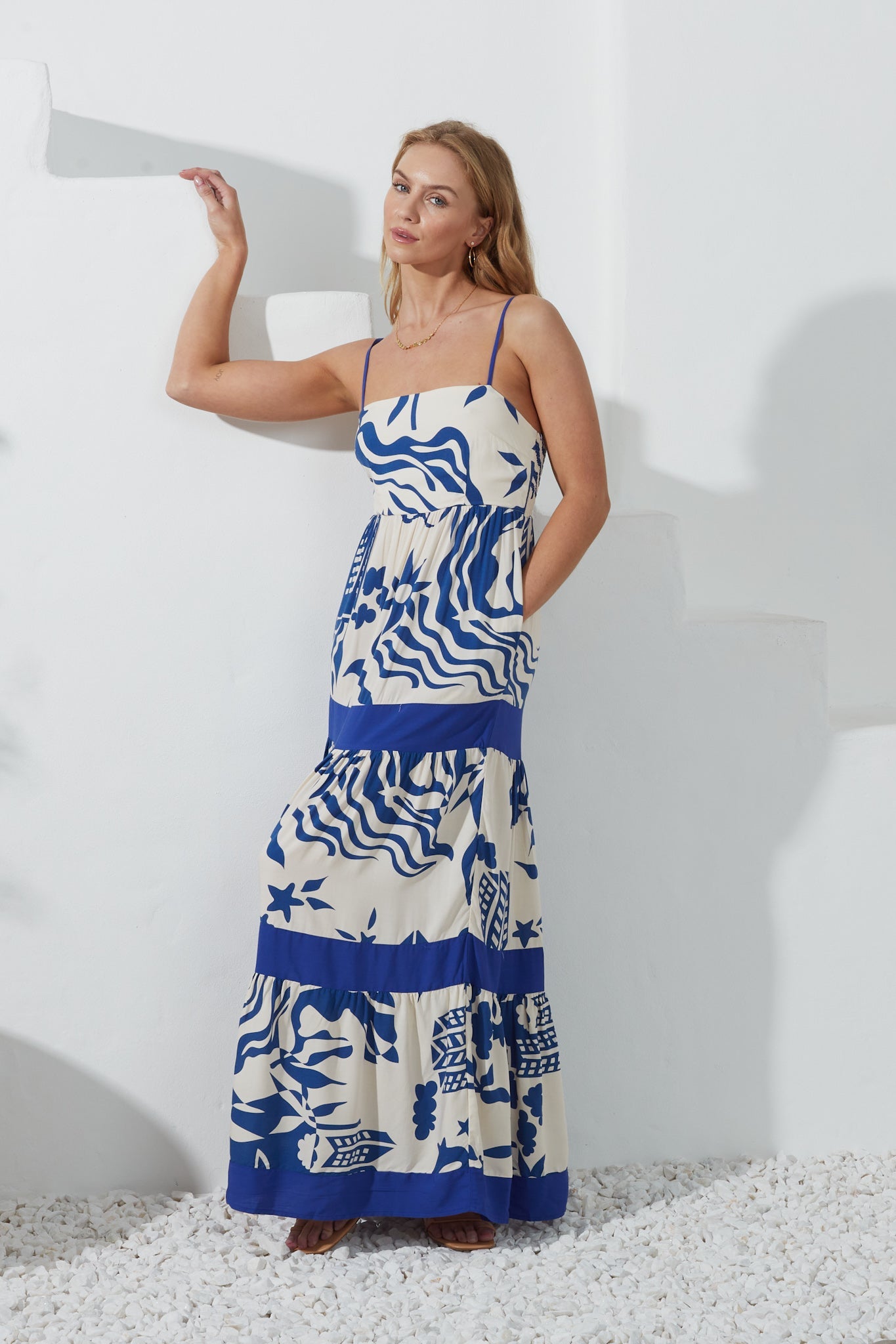 Heychic Cali Abstract Contrast Tiered Maxi Dress (Blue)