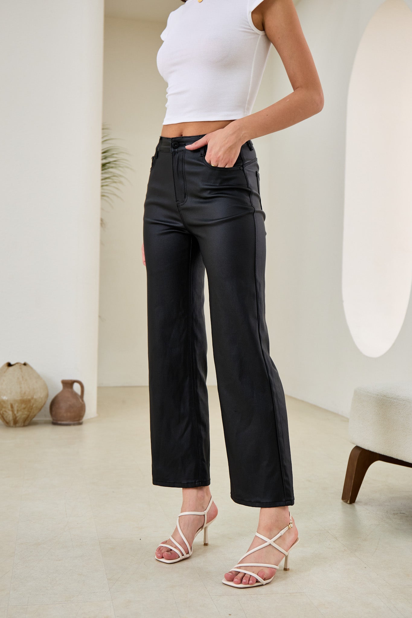 Heychic Sloane Straight Leg Pants (Black)