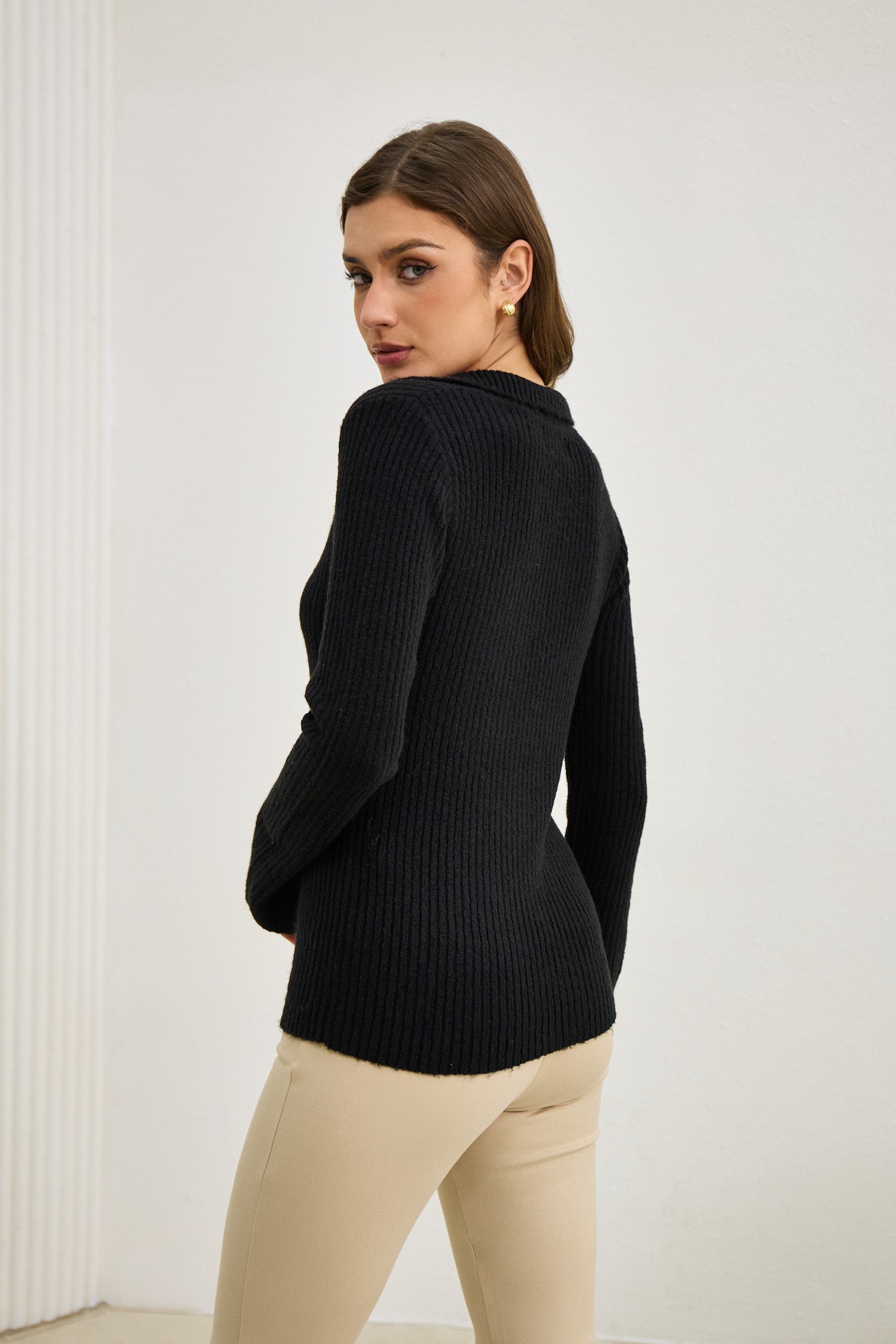 Heychic Audrey Split Long Sleeve Knit Top (Black)